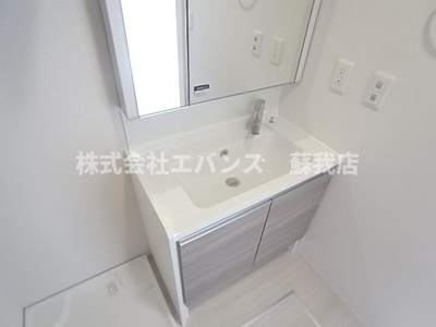 【独立洗面台】 | ベルウェル亀岡 | 独立洗面台あり、毎朝おしゃれに忙しい女性の方におすすめです