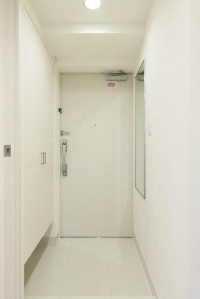 【玄関】 | i-Suite HigashiNakano | シューズボックス完備。