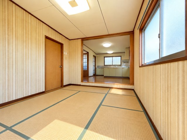 銚子市笹本町　中古戸建の和室|※画像の一部はAIを用いて加工・編集しています。実際の状況と異なる場合がありますので、ご了承下さい。