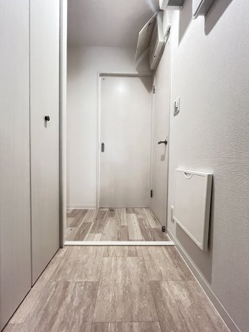 ドゥー・ルミエール新森の玄関