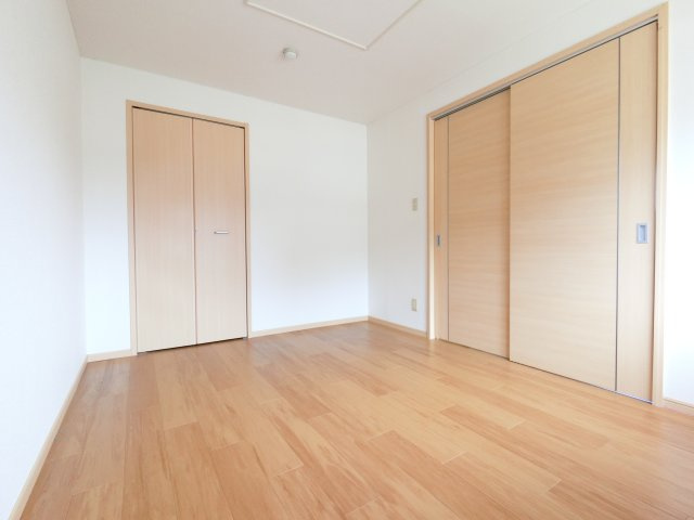 【寝室】
