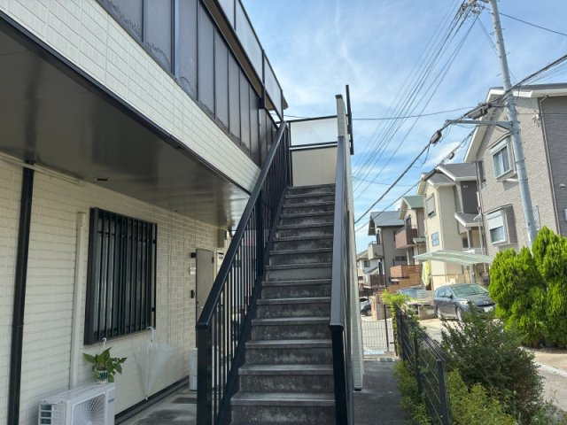 シェーヌ東生駒のその他|階段