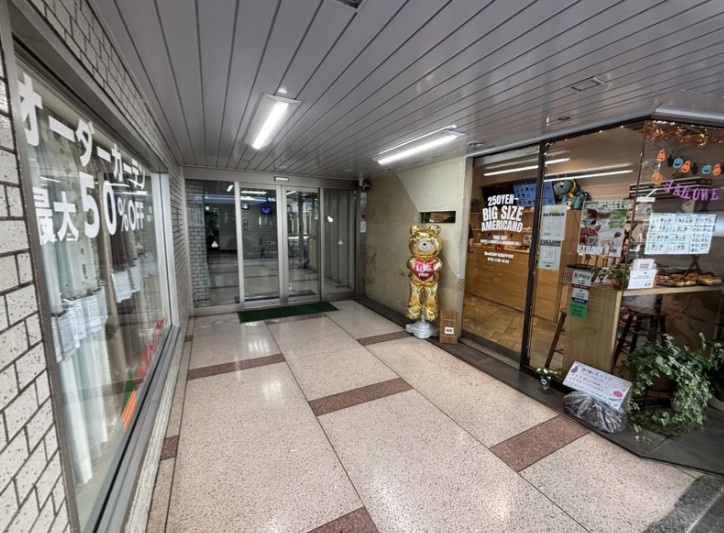 マンション市川のエントランス