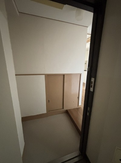 マンション市川の玄関