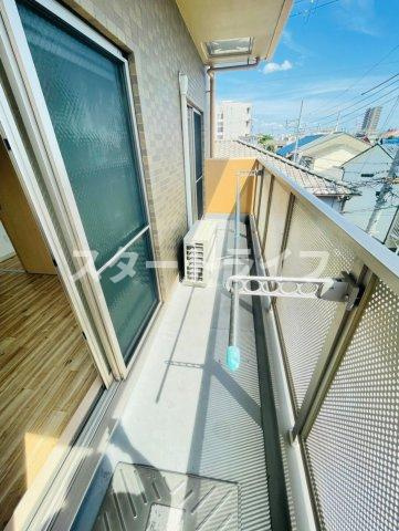 大阪市東淀川区西淡路４丁目の賃貸マンションのバルコニー