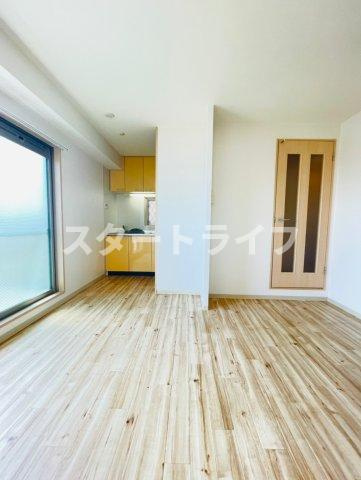 大阪市東淀川区西淡路４丁目の賃貸マンションの居間・リビング