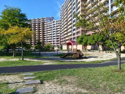 【設備】 | エバーランドシティ新・泉北7番館 | マンション敷地内の公園。お子様の遊び場に最適です♪