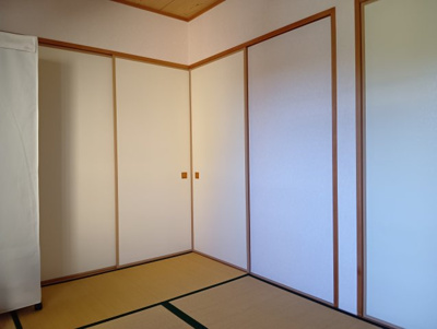 【和室】 | エバーランドシティ新・泉北7番館 | 和室。東側バルコニーにも出入りが可能です！