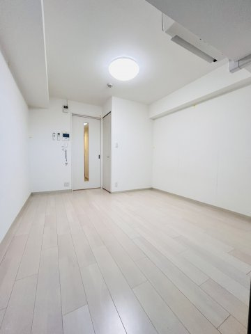 【居間・リビング】ラ・シャルム西宮本町 