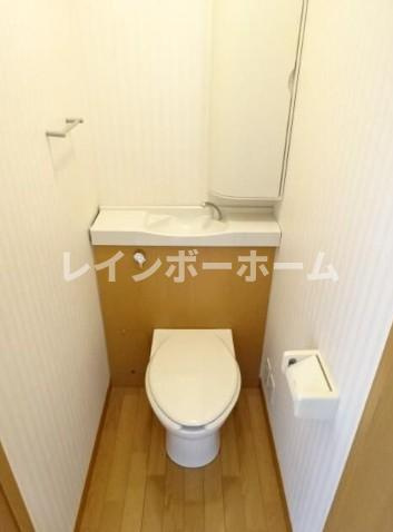 A-BOX　仲介手数料（賃料の1.10ヵ月）の50％OFF対象物件！のトイレ|ゆったりとした空間のトイレです