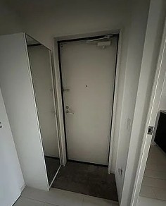 八王子市大和田町３丁目のアパートの玄関