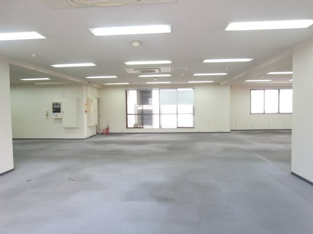 吹田市南金田１丁目の店舗事務所