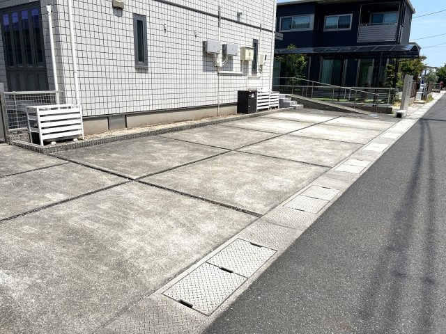 コモド大慶の駐車場