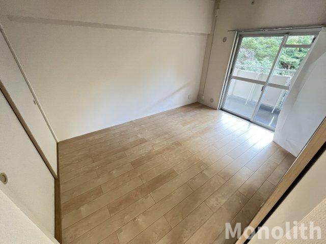 泉北鴨谷台３丁４号棟の洋室