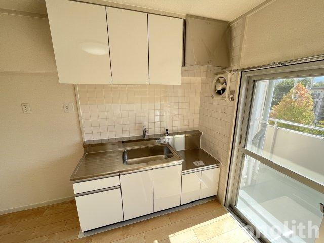 泉北鴨谷台３丁４号棟のキッチン