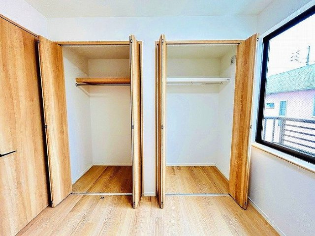 熱田区一番一丁目　売戸建の収納|スーツケースも楽々しまえるウォークインクローゼット設置！