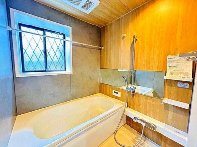 【浴室】 | 熱田区一番一丁目　売戸建 | 足を伸ばしてリラックスできるゆったりとした浴槽はお子様と一緒に入浴することが出来ます！