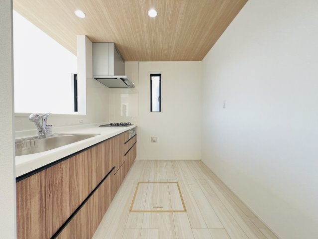 碧南市日進町4丁目22番『仲介手数料無料』新築一戸建て・建売のキッチン