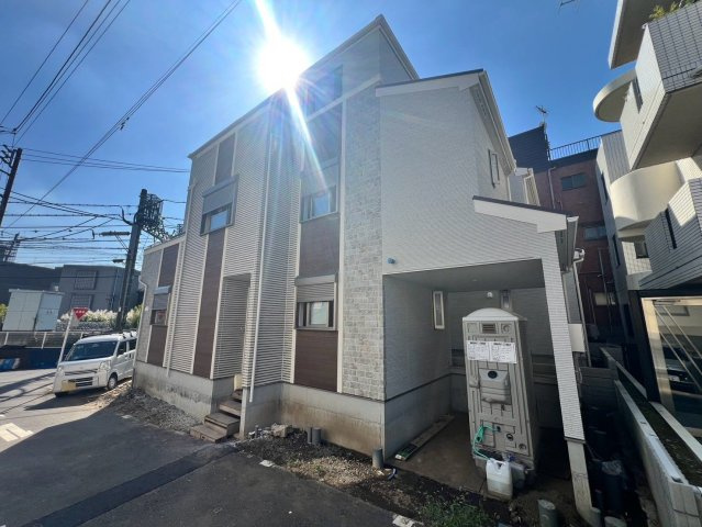 【外観】 | 板橋区常盤台１丁目　新築戸建て　２号棟 | 陰影の美しいスタイリッシュなフォルム。存在感を放つ佇まい