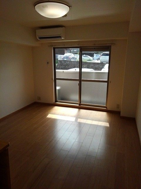 ジュネスの居間・リビング