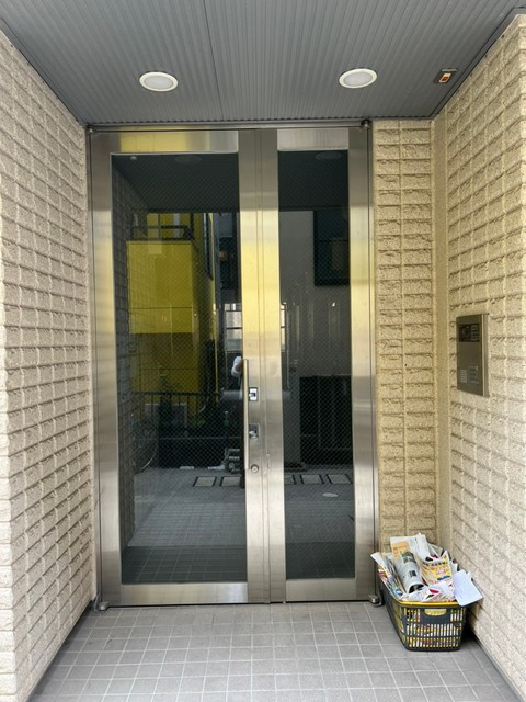 クレスト大久保のエントランス