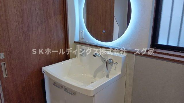 綾部市大島町中古住宅の独立洗面台