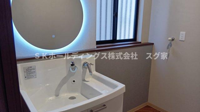 綾部市大島町中古住宅の独立洗面台