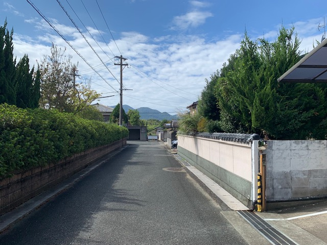 岡垣町旭台二丁目21番11号 （C-14）の前面道路含む現地写真