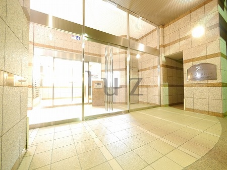 アールケープラザ新横浜Ⅱのエントランス