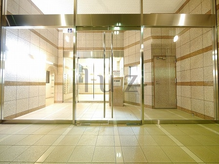 アールケープラザ新横浜Ⅱのエントランス