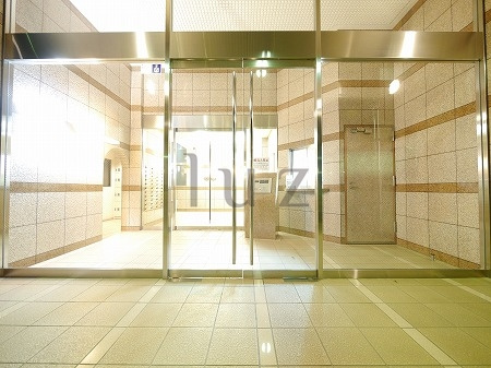 アールケープラザ新横浜Ⅱのエントランス