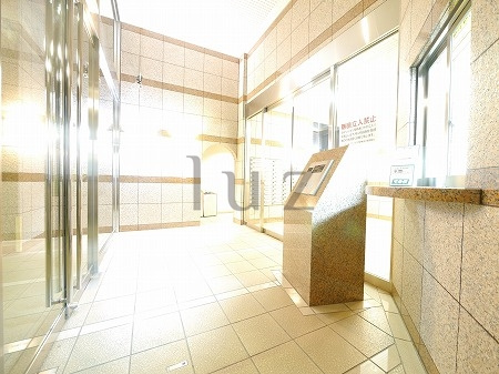 アールケープラザ新横浜Ⅱのエントランス