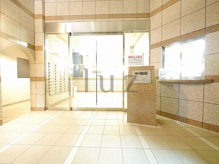 アールケープラザ新横浜Ⅱのエントランス