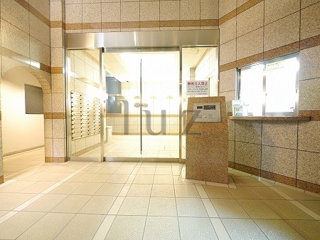 アールケープラザ新横浜Ⅱのエントランス