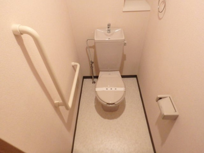 【トイレ】 | レルンブラール | トイレです