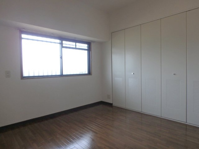 【寝室】 | レルンブラール | 開放的な寝室です