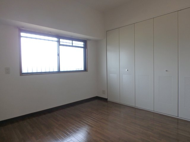 【寝室】 | レルンブラール | 開放的な寝室です