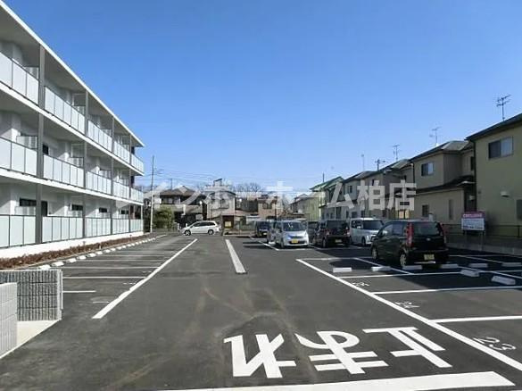 特典：仲介手数料が50％OFFです‼の駐車場|カースペースがあります