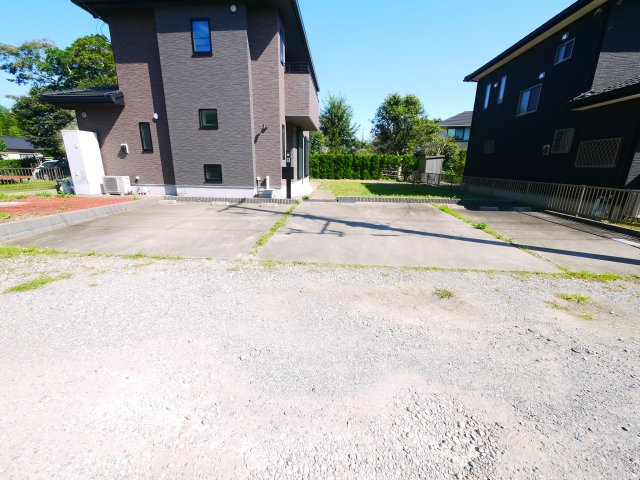山武郡横芝光町宮川　中古戸建の駐車場|内装リフォーム済み令和8年9月済  オール電化 敷地約103坪 お庭でBBQが可能です 駐車4台可能