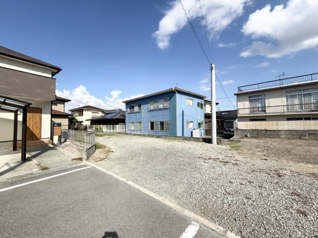 売地（国分町）の前面道路含む現地写真|土地の外観と接道部分