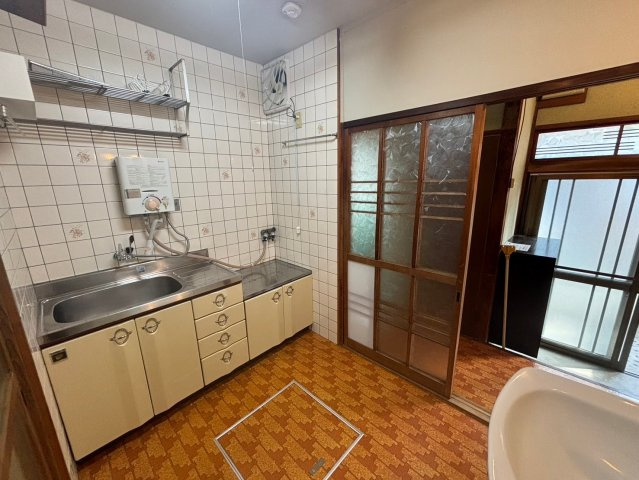 【居間・リビング】 | 川西市絹延町連棟貸家