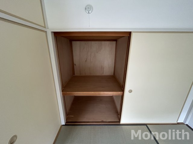 光明台32号棟の収納
