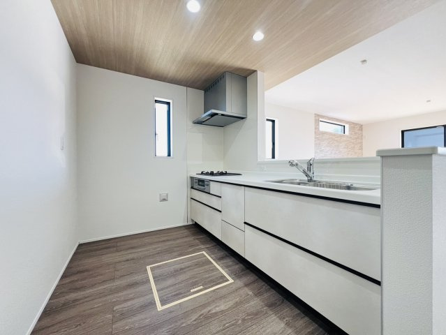 碧南市日進町4丁目22番『仲介手数料無料』新築一戸建て・建売のキッチン