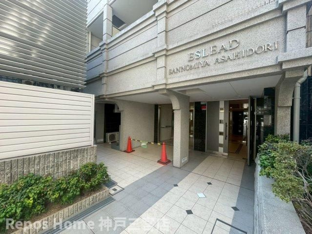 エスリード三宮旭通のエントランス