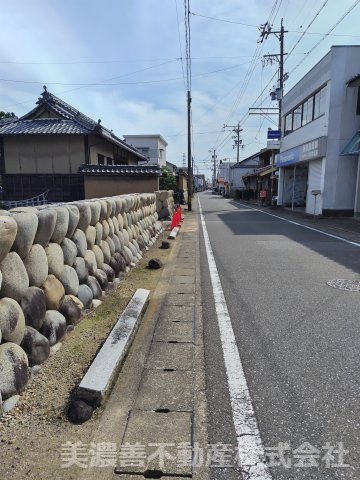６７５１０　岐阜市黒野土地の前面道路含む現地写真