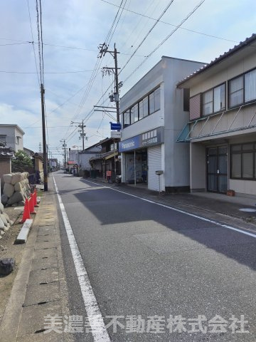 ６７５１０　岐阜市黒野土地の前面道路含む現地写真