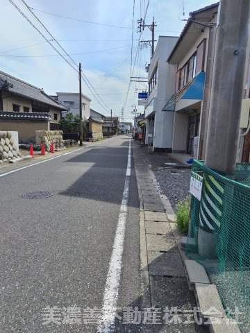 ６７５１０　岐阜市黒野土地の前面道路含む現地写真