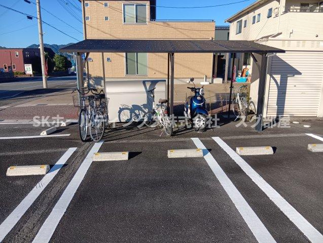 パセオ石原Bの駐車場