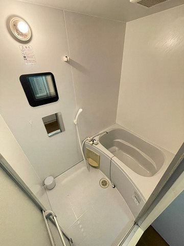 レオパレス広田の浴室