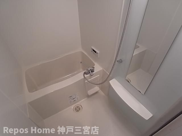 エスリード神戸海岸通の浴室